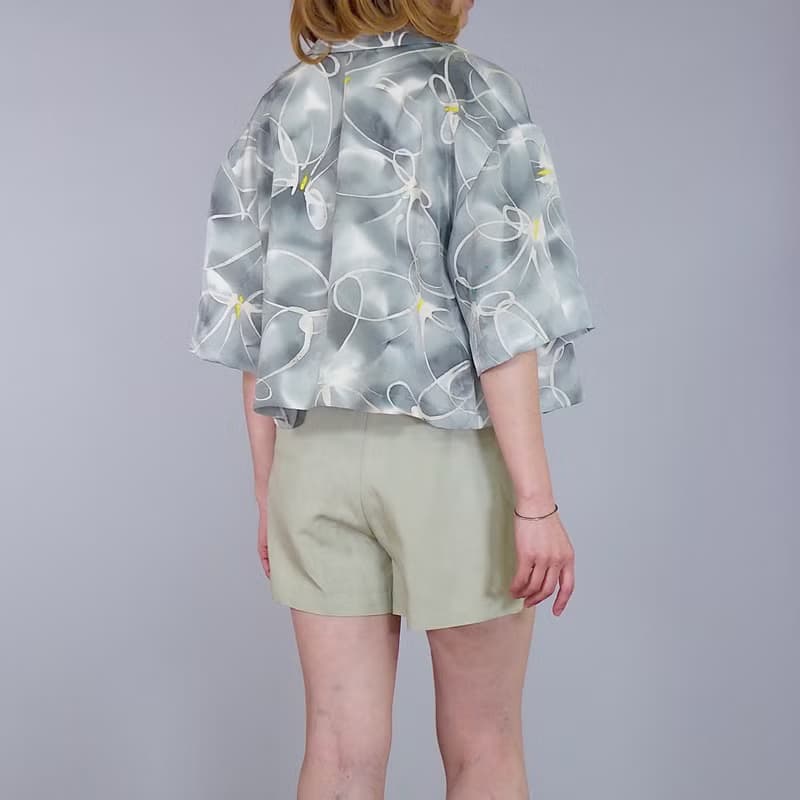 【日本製造】日本復古和服翻版、短款襯衫女式 M-L、絲綢、蝴蝶