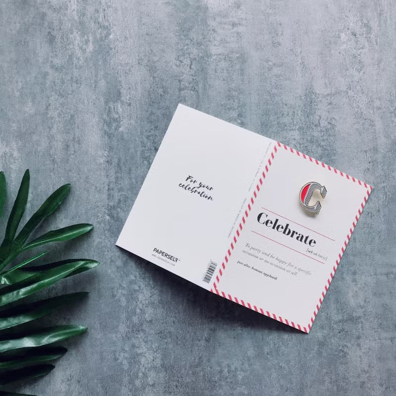 C / Celebrate -琺瑯徽章卡－附信封 開學季 情人卡 萬用字母卡