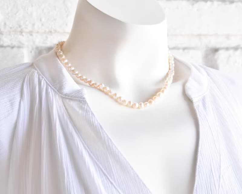 世界にたった一つ上品な大人のバロックパールネックレス