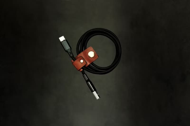 UNIC經典磁扣集線器(燙金版)/ 皮革收納線扣 / 耳機捲線器