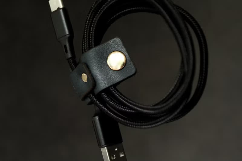 UNIC經典磁扣集線器(燙金版)/ 皮革收納線扣 / 耳機捲線器