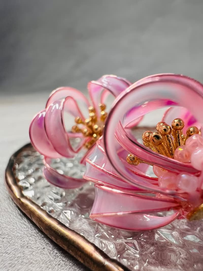 =獨角獸系列= 雲繞花燈 貼耳手工耳環 水晶花樹脂耳環