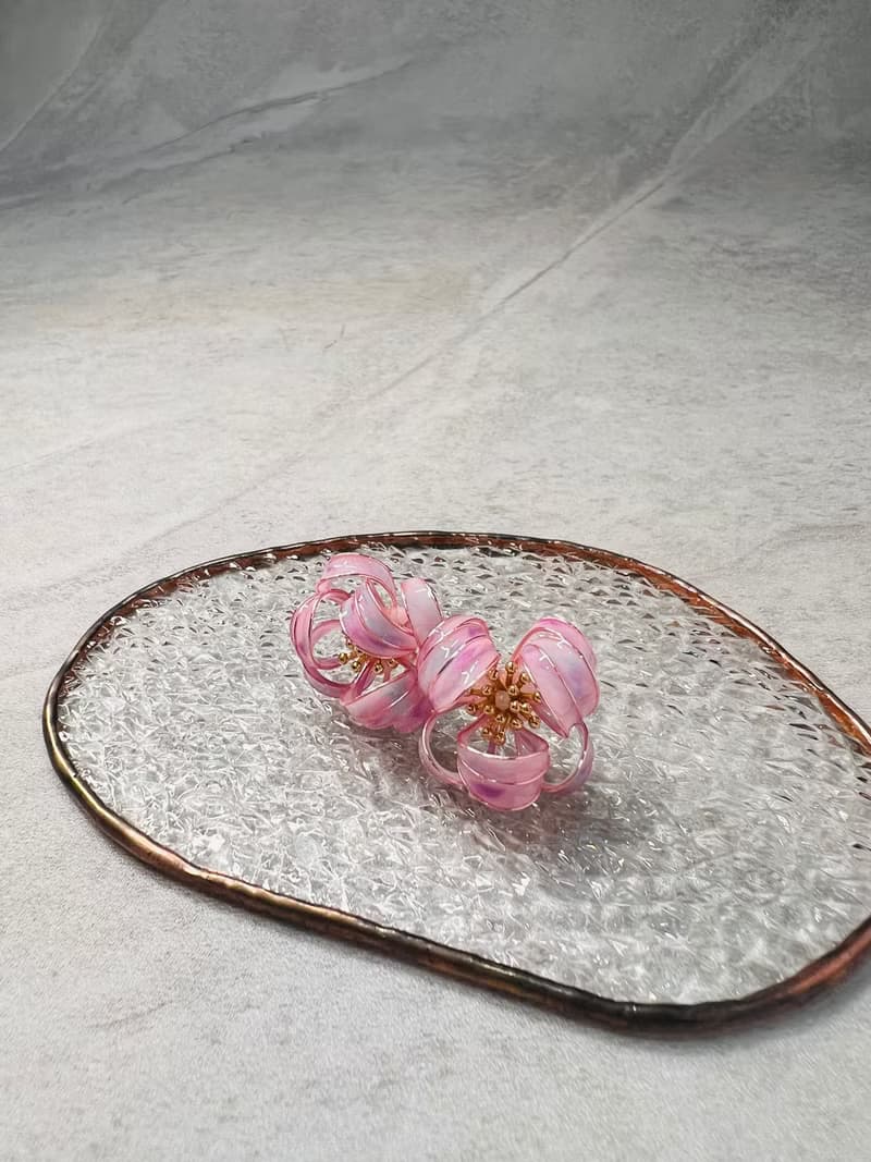 =獨角獸系列= 雲繞花燈 貼耳手工耳環 水晶花樹脂耳環
