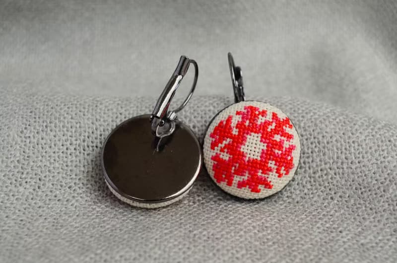 紅色雪花刺繡耳環十字繡首飾手工製作的送給女朋友的聖誕禮物