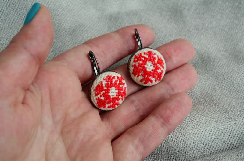 紅色雪花刺繡耳環十字繡首飾手工製作的送給女朋友的聖誕禮物