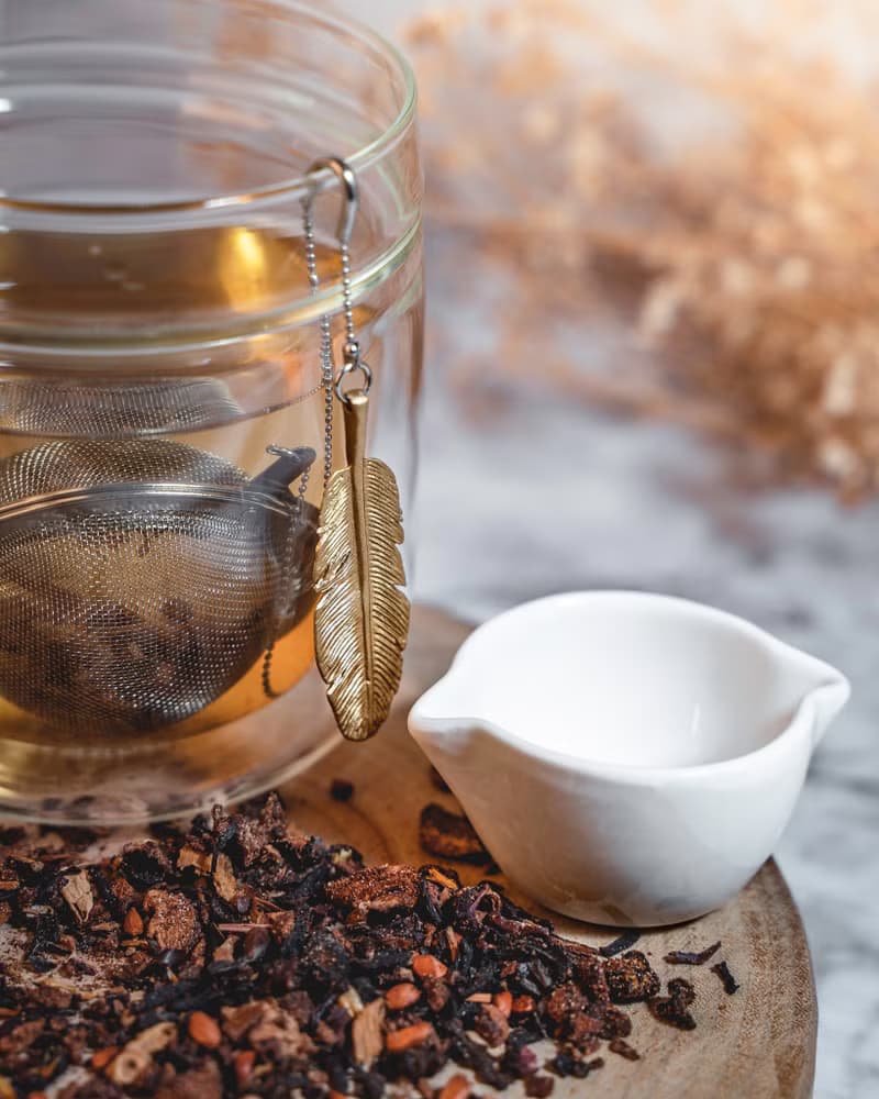 01LIV不銹鋼濾茶器 CHICHI濾茶球 金色羽毛吊饰附瓷碗 原創設計