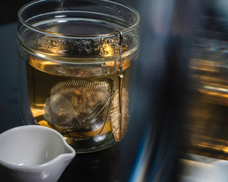 01LIV不銹鋼濾茶器 CHICHI濾茶球 金色羽毛吊饰附瓷碗 原創設計
