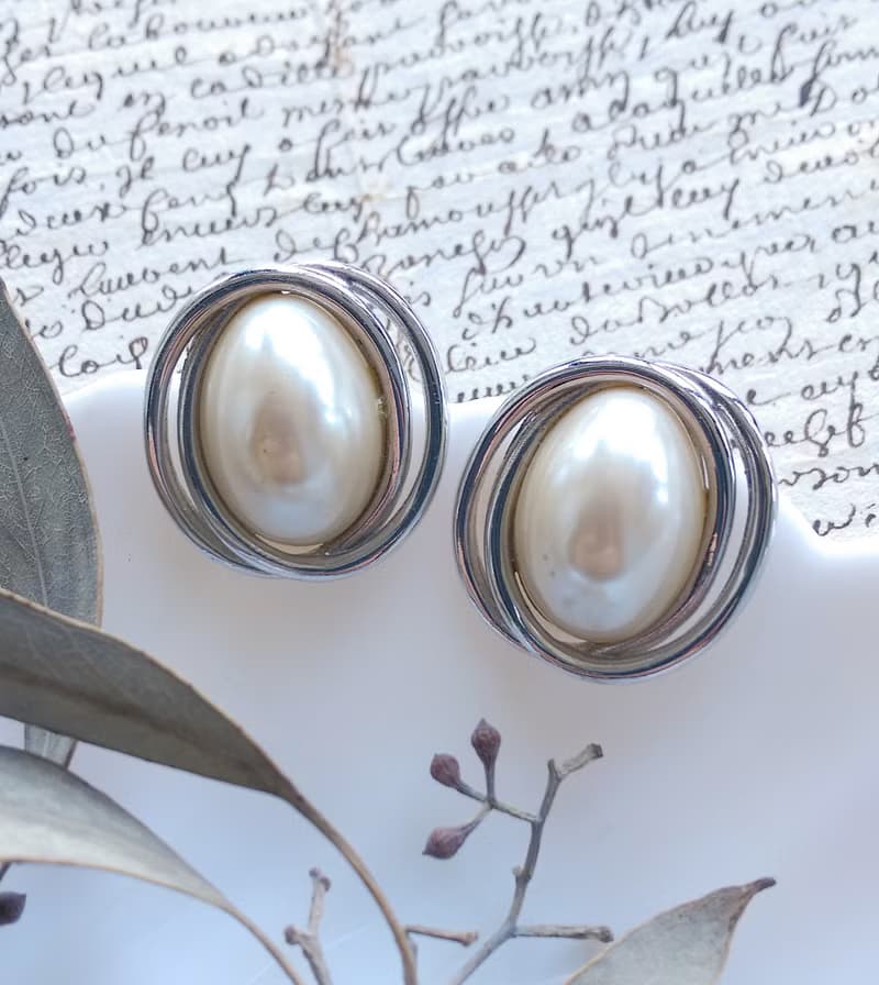 Vintage Jewelry 西洋古董飾品 RICHELIEU 優雅 仿珠 針式耳環