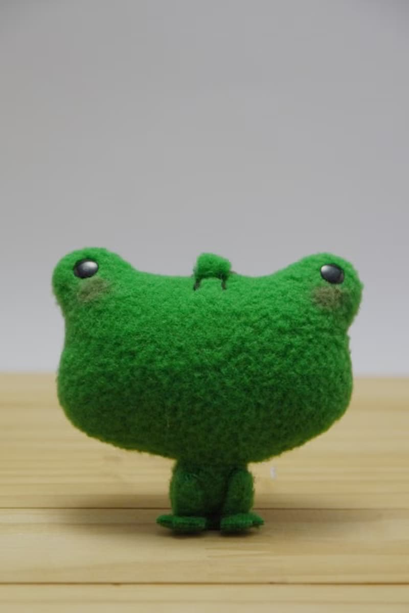 Bucute 擦拭手機螢幕┃ 青蛙手機吊飾┃附耳機塞┃禮物