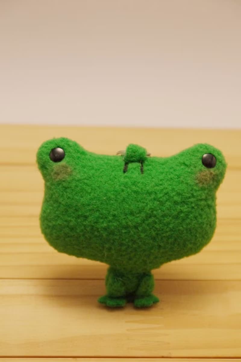 Bucute 擦拭手機螢幕┃ 青蛙手機吊飾┃附耳機塞┃禮物