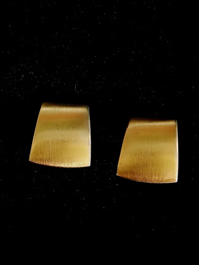 vintage jewelry  簡約刷金紋梯形 夾式耳環