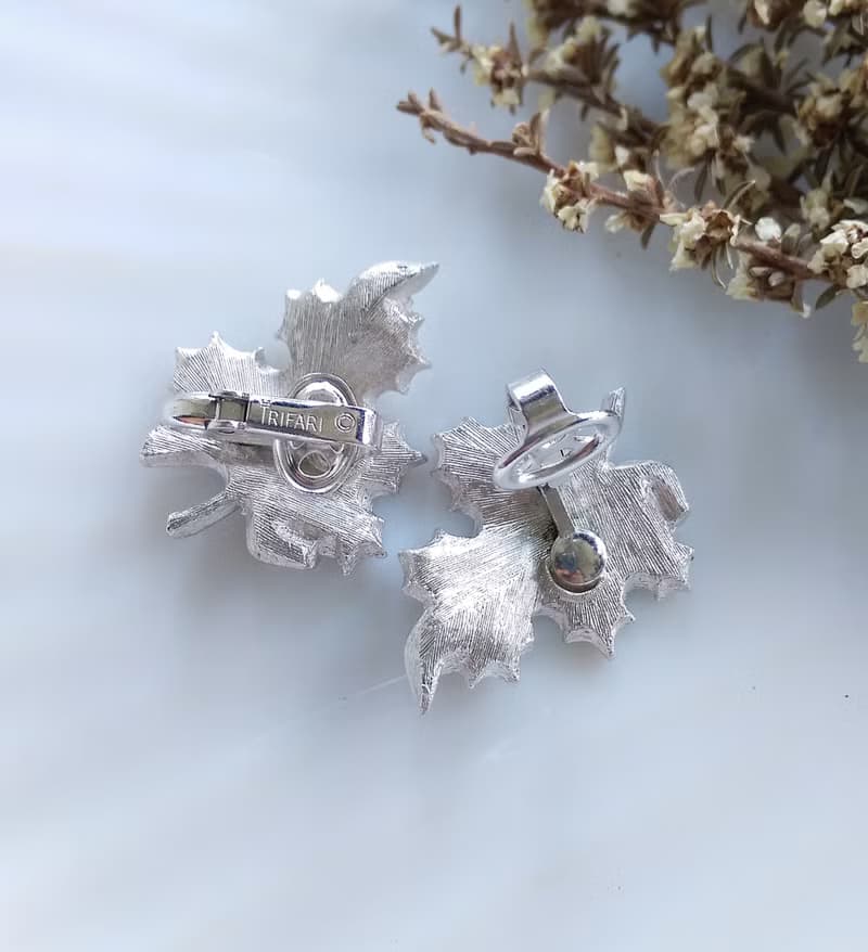 Vintage Jewelry 西洋古董飾品 TRIFARI 銀色調 葉子 夾式耳環