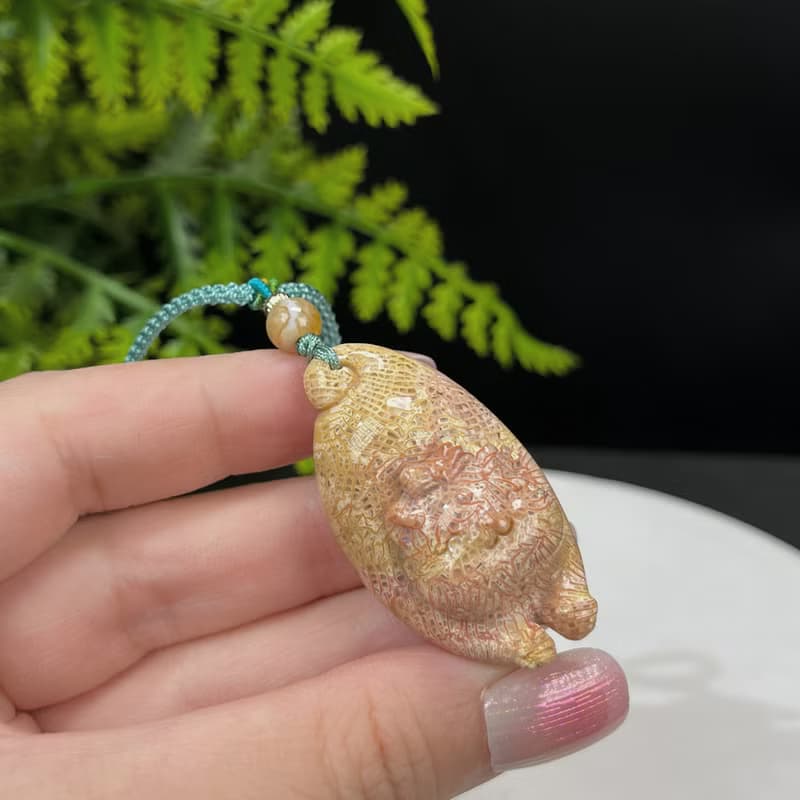 精品天然可愛胖貓咪黃珊瑚玉吊墜冰潤結晶萬花筒鳳尾紋菊花玉項錬