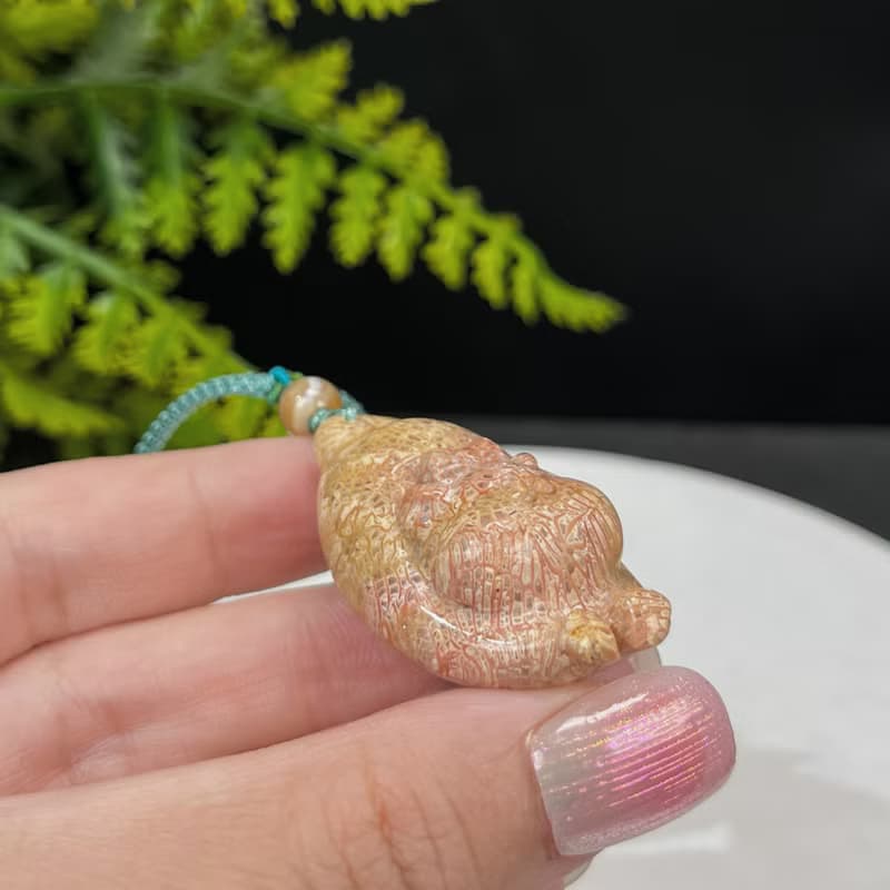精品天然可愛胖貓咪黃珊瑚玉吊墜冰潤結晶萬花筒鳳尾紋菊花玉項錬
