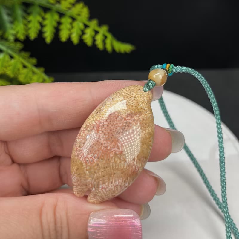 精品天然可愛胖貓咪黃珊瑚玉吊墜冰潤結晶萬花筒鳳尾紋菊花玉項錬