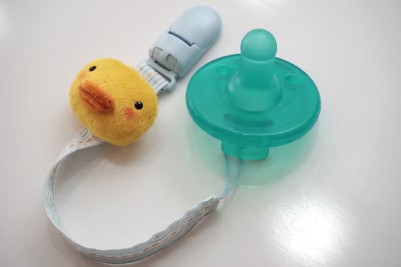  Bucute小黃鴨嘴夾釦子/繩子(香草奶嘴用)/寶寶專用/手工製作/彌月禮物