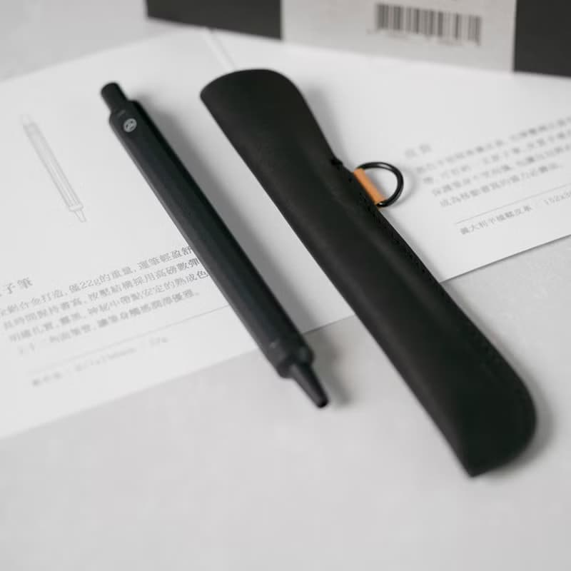 【HMM禮盒】交換禮物隨身書寫禮盒 - 義大利半植鞣筆套/霧黑