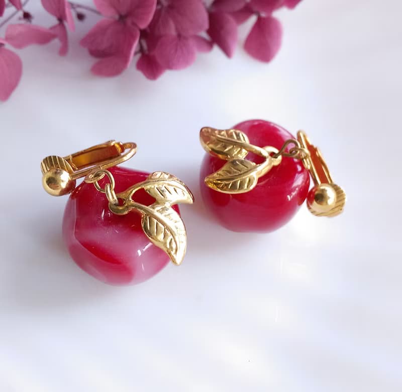 Vintage Jewelry 西洋古董飾品 可愛垂墜 紅蘋果 圓潤 夾式耳環