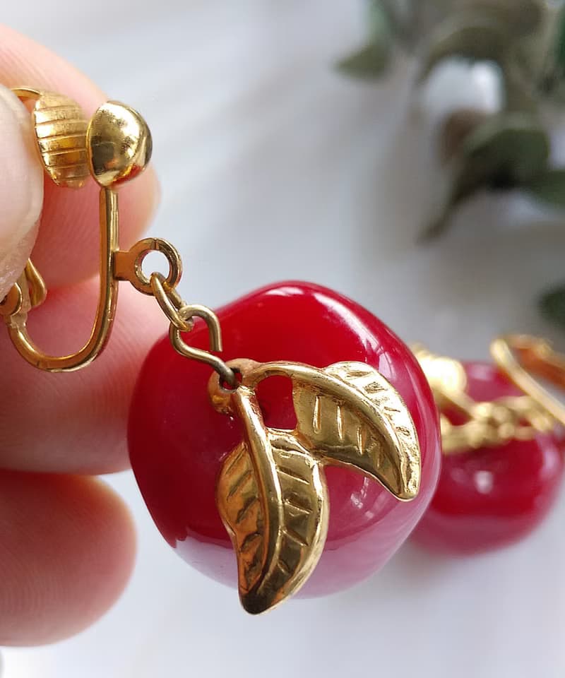 Vintage Jewelry 西洋古董飾品 可愛垂墜 紅蘋果 圓潤 夾式耳環