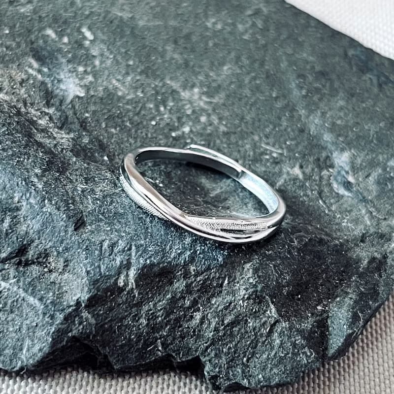 交織925純銀戒指(鑽沙亮面) 活動圍 舒適配戴