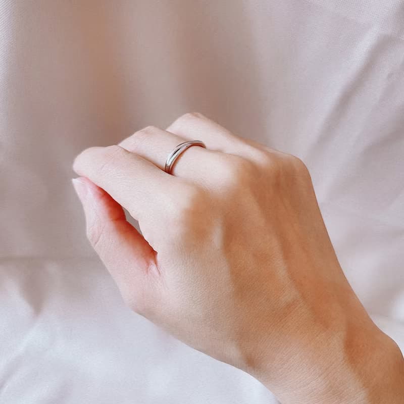 交織925純銀戒指(鑽沙亮面) 活動圍 舒適配戴