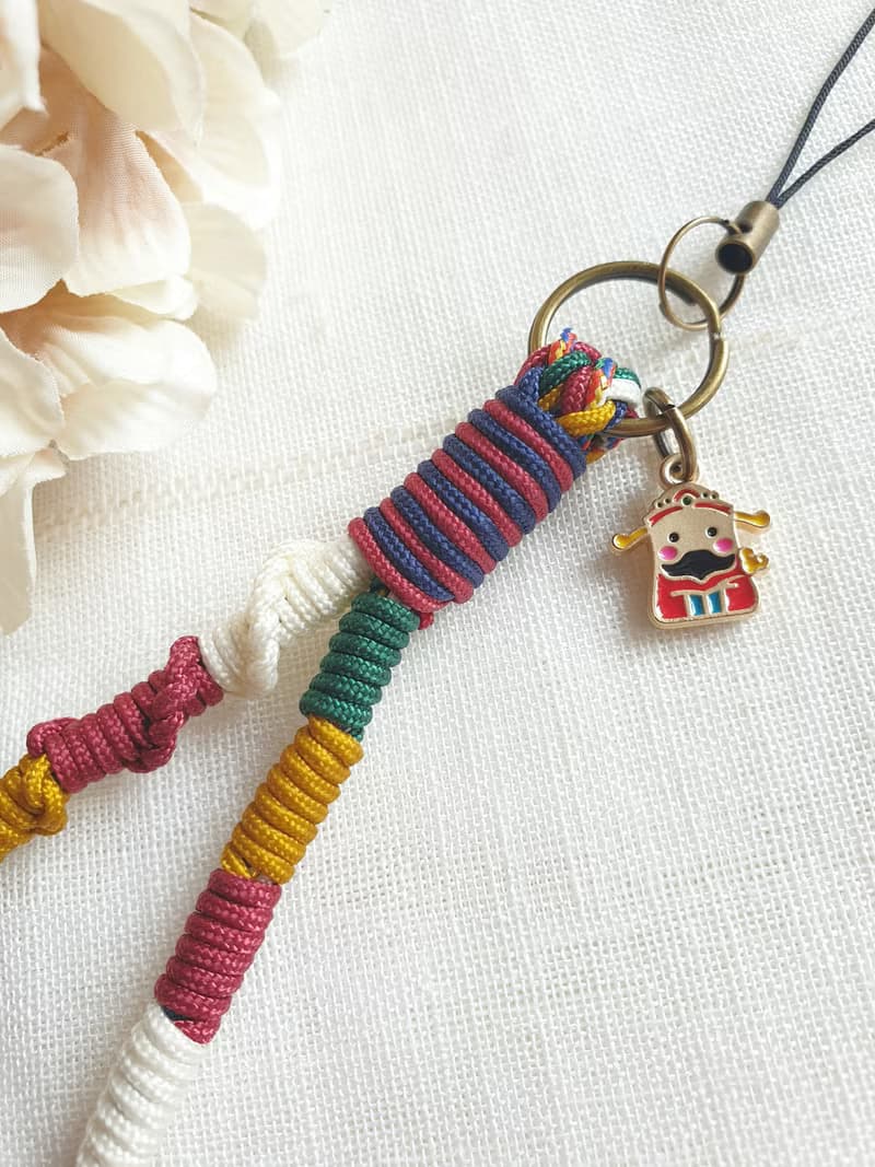 Paris*Le Bonheun。細繩的纏繞。編織手腕繩(五元素)