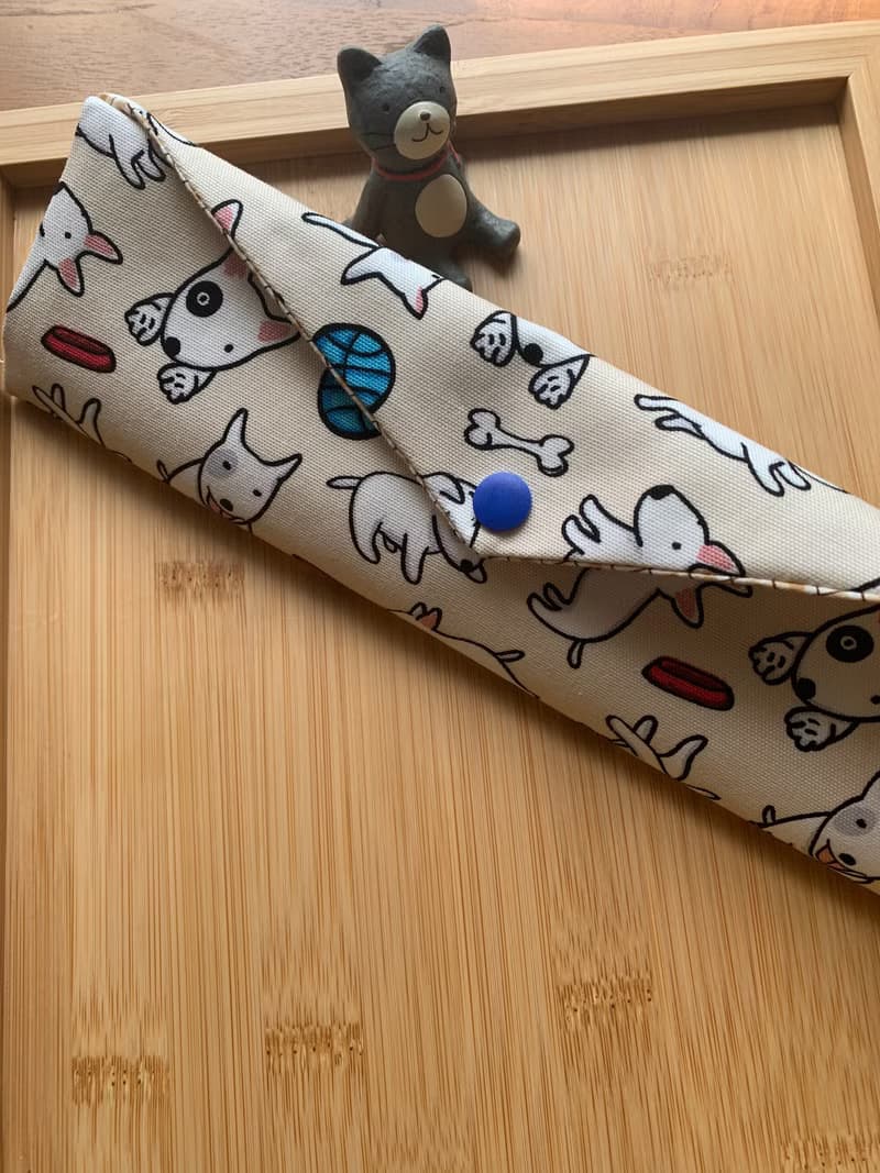 文青風環保筷袋 家有Q狗兒 米白底 手作餐具袋.交換禮物.