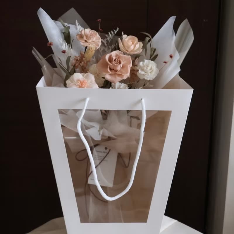 杏仁奶茶色 情人節玫瑰花束 擴香花束 生日 週年禮物