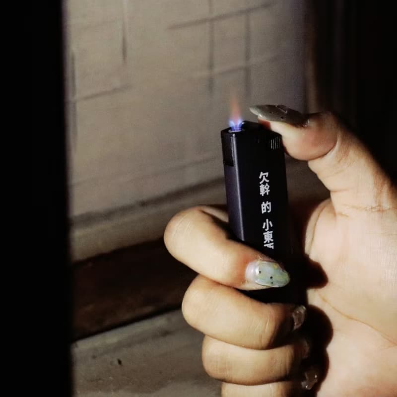 隨身攜帶。點燃烈火【防風打火機】