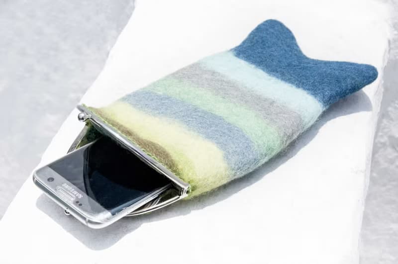 羊毛氈手機袋/iphone手機套/android手機套/動物手機包-彩虹魚兒