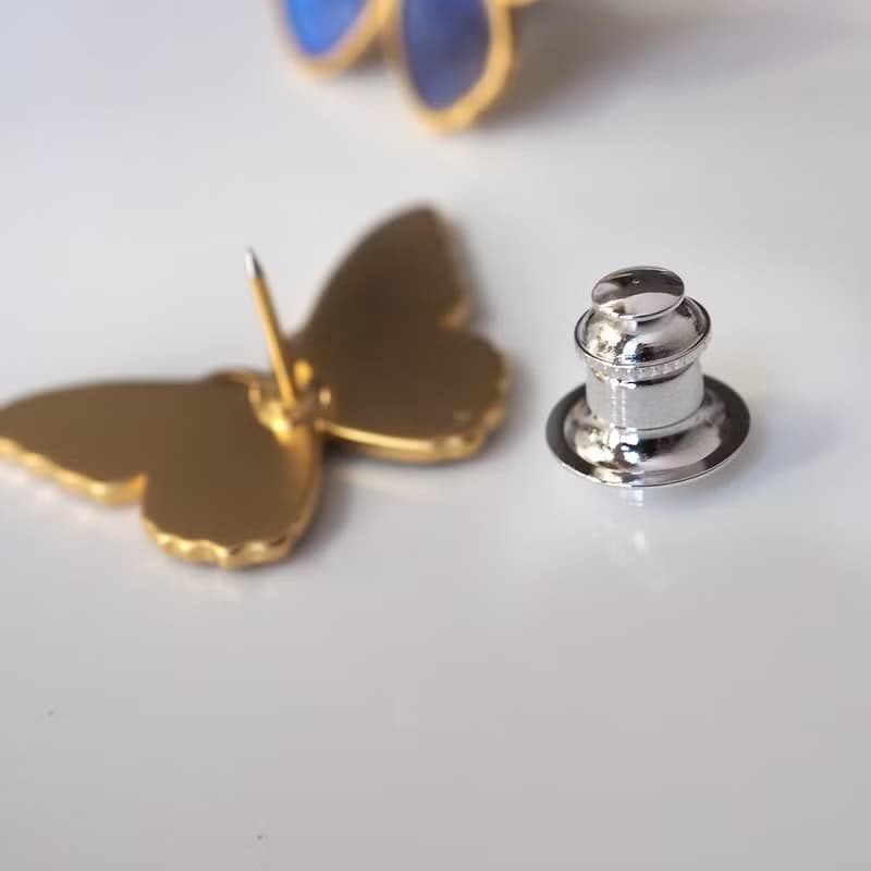 モルフォ蝶のアンティークピンブローチ