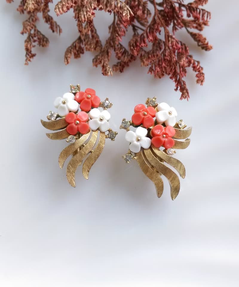 Vintage Jewelry 西洋古董飾品 TRIFARI 雙色花簇 夾式耳環