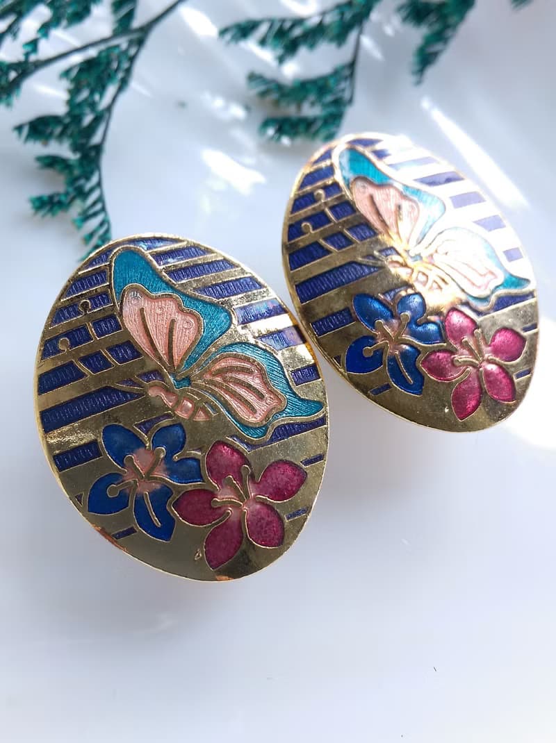 【西洋古董飾品 】景泰藍 紫底 橢圓 蝶花 蝴蝶花卉 夾式耳環
