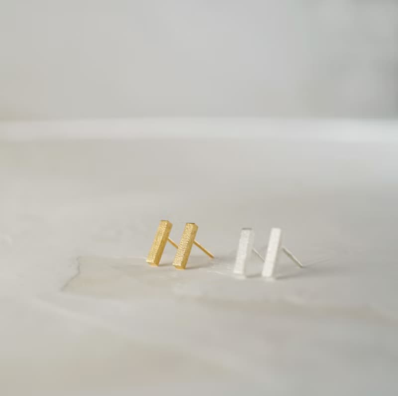 スティックシンプルピアス / イヤリングクリップ