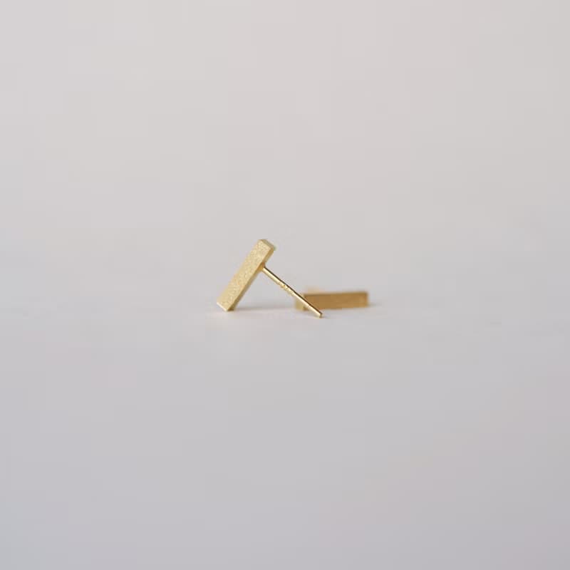 スティックシンプルピアス / イヤリングクリップ