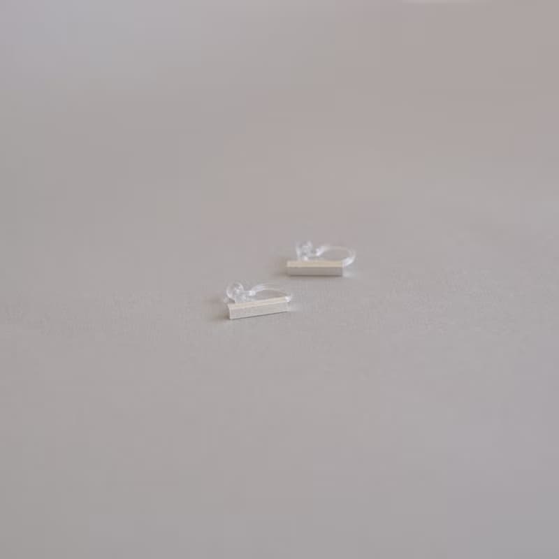 スティックシンプルピアス / イヤリングクリップ
