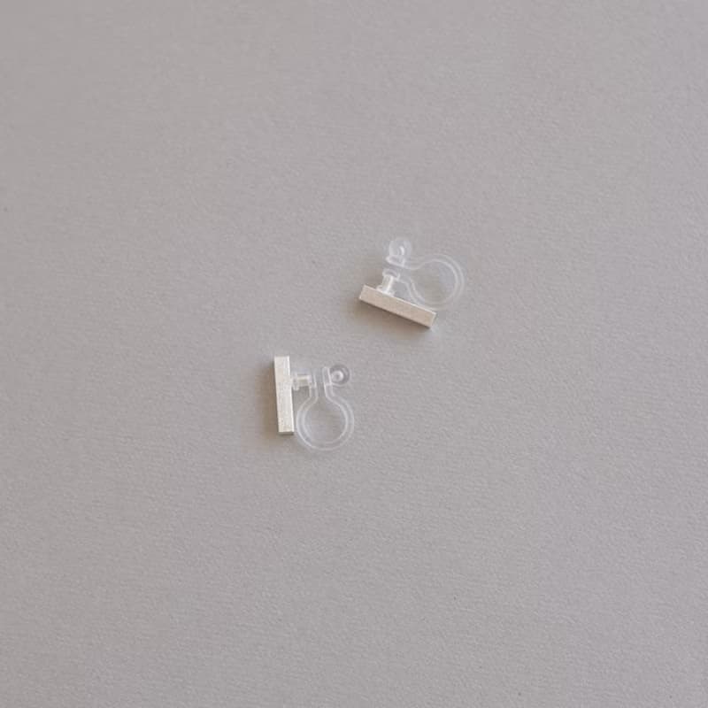 スティックシンプルピアス / イヤリングクリップ