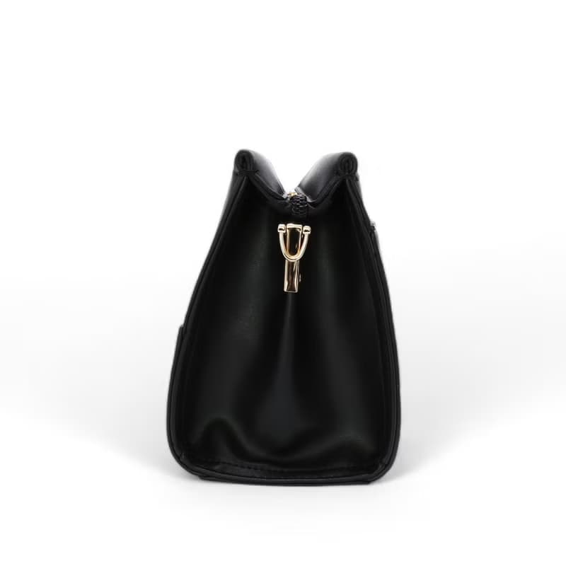 ANNA DOLLY 輕盈雙色斜背包 黑色