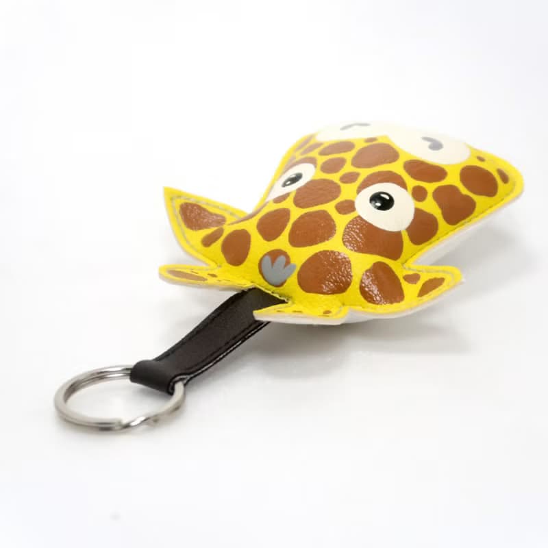 【雙11折扣】Giraffe keychain, gift for animal lovers add charm to your bag.