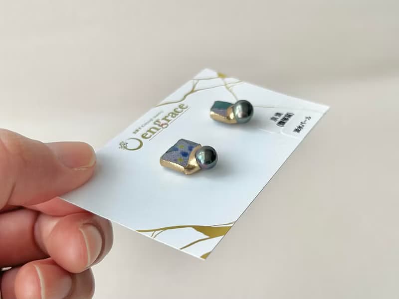 京焼　金継ぎ　サージカルステンレスピアス　紫　絵付け　淡水パール　ブラックピーコック　天然石　 伝統工芸　No.162