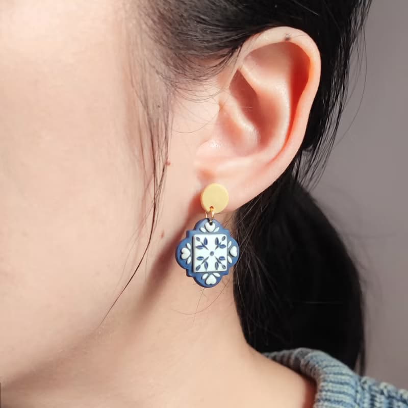 bi tile//四葉草形花磚手工軟陶耳環
