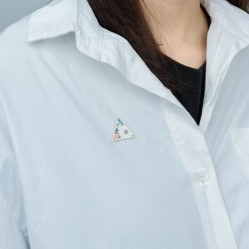 小雛菊徽章新款西裝胸針高檔女款鍍金復古日系小香風胸花