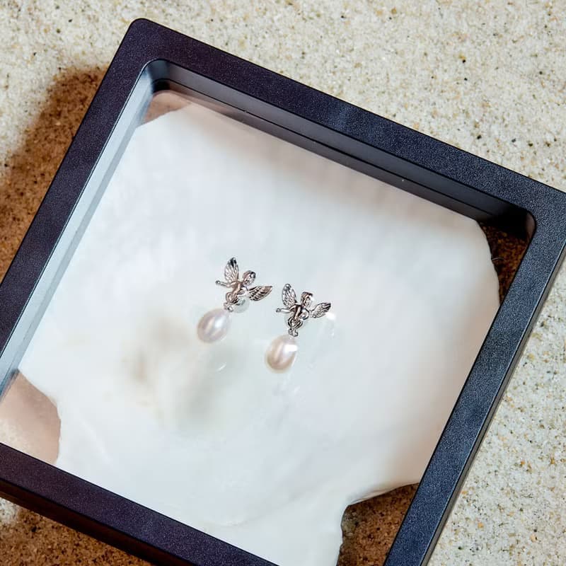 天然白色米型珍珠銀色天使耳環 6–7mm 簡約時尚 情人節禮物