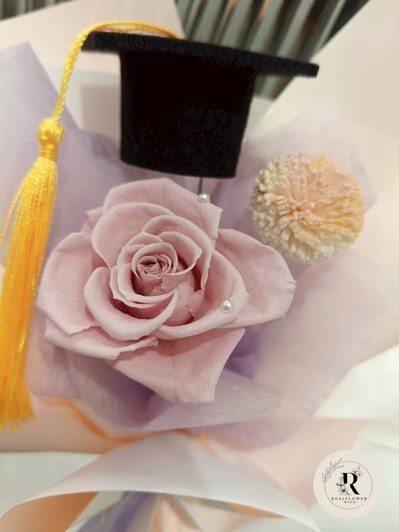 蘿莎花兒 日本永生玫瑰珍珠點綴系列 畢業小花束