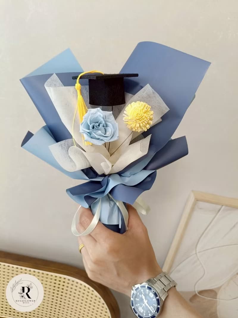 蘿莎花兒 日本永生玫瑰珍珠點綴系列 畢業小花束