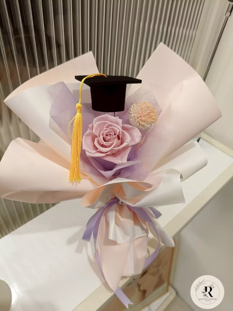蘿莎花兒 日本永生玫瑰珍珠點綴系列 畢業小花束