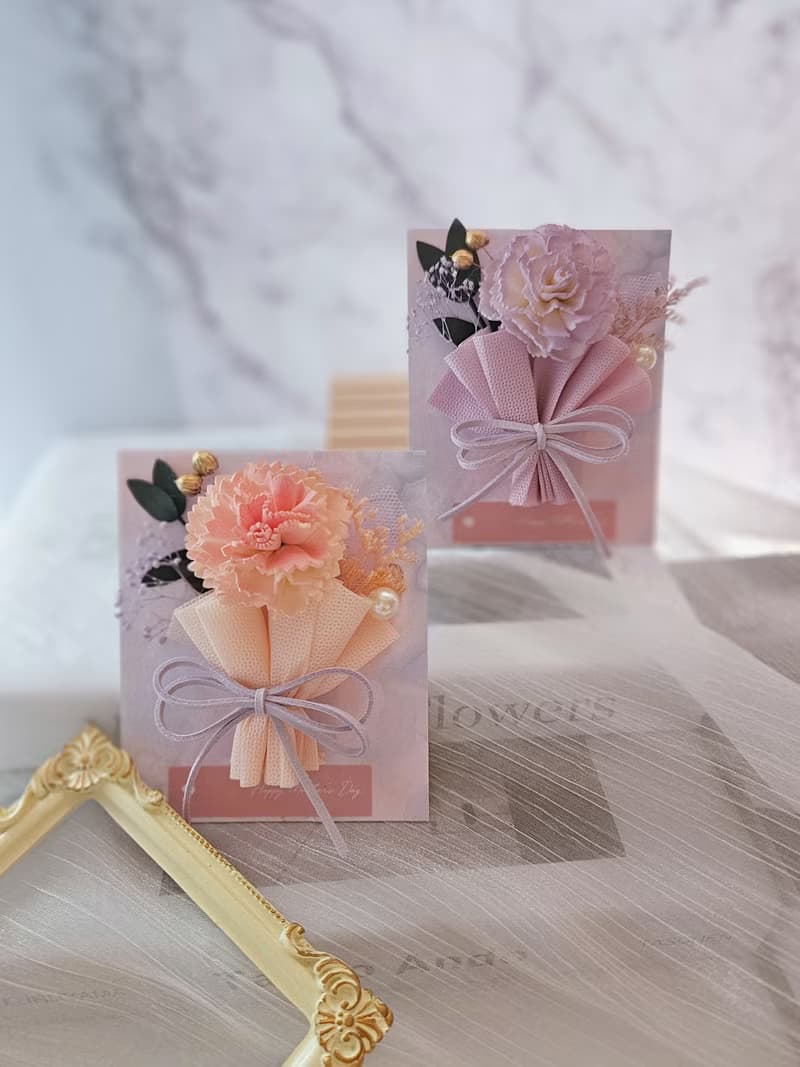 索拉康乃馨花束小卡 母親節花禮 乾燥花卡片