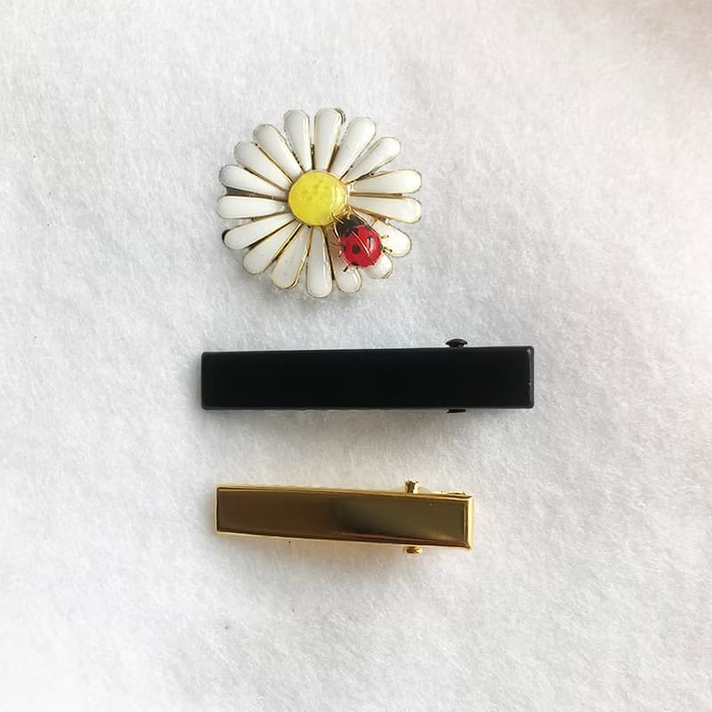 雛菊與小飄蟲髮夾 / 髮飾 / 絲巾夾 (附飾品禮盒)