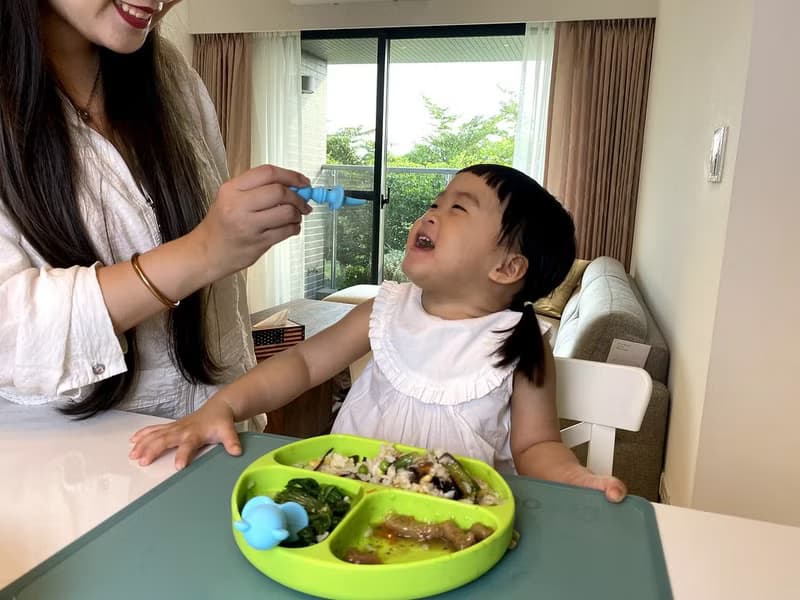 寶寶學習分隔餐盤組 -- (餐盤+餐具)