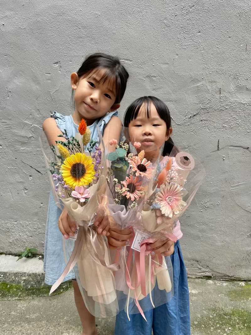 【畢業季】小款畢業花束/謝師花束/贈精緻小卡+花禮提袋